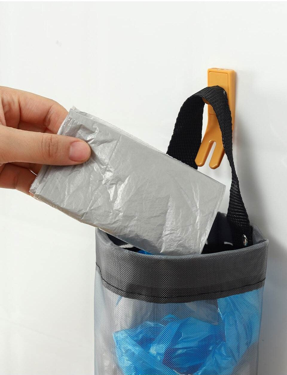 Suporte de saco de plástico para montagem na parede. Organizador de saco plástico.